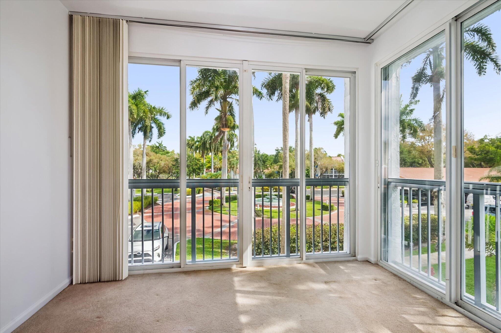 VIZCAYA TOWERS AT PALM-AIRE - Residential