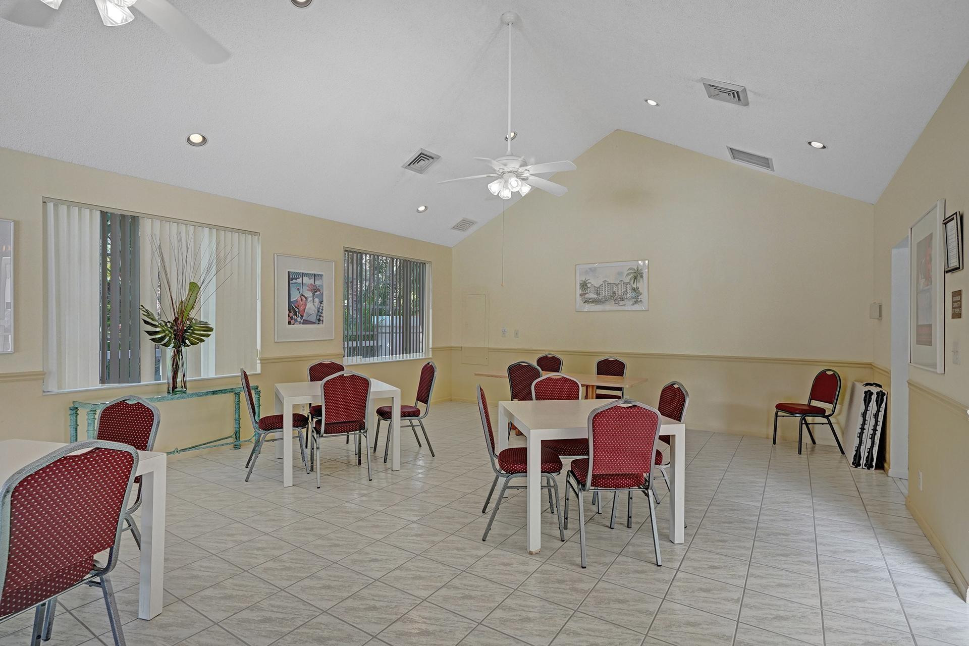 VIZCAYA TOWERS AT PALM-AIRE - Residential