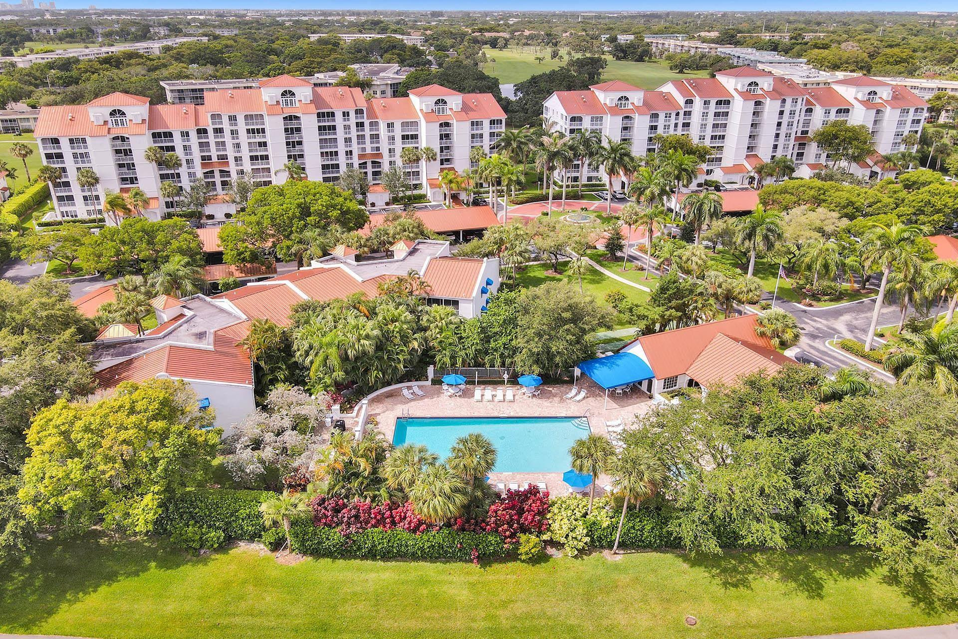 VIZCAYA TOWERS AT PALM-AIRE - Residential