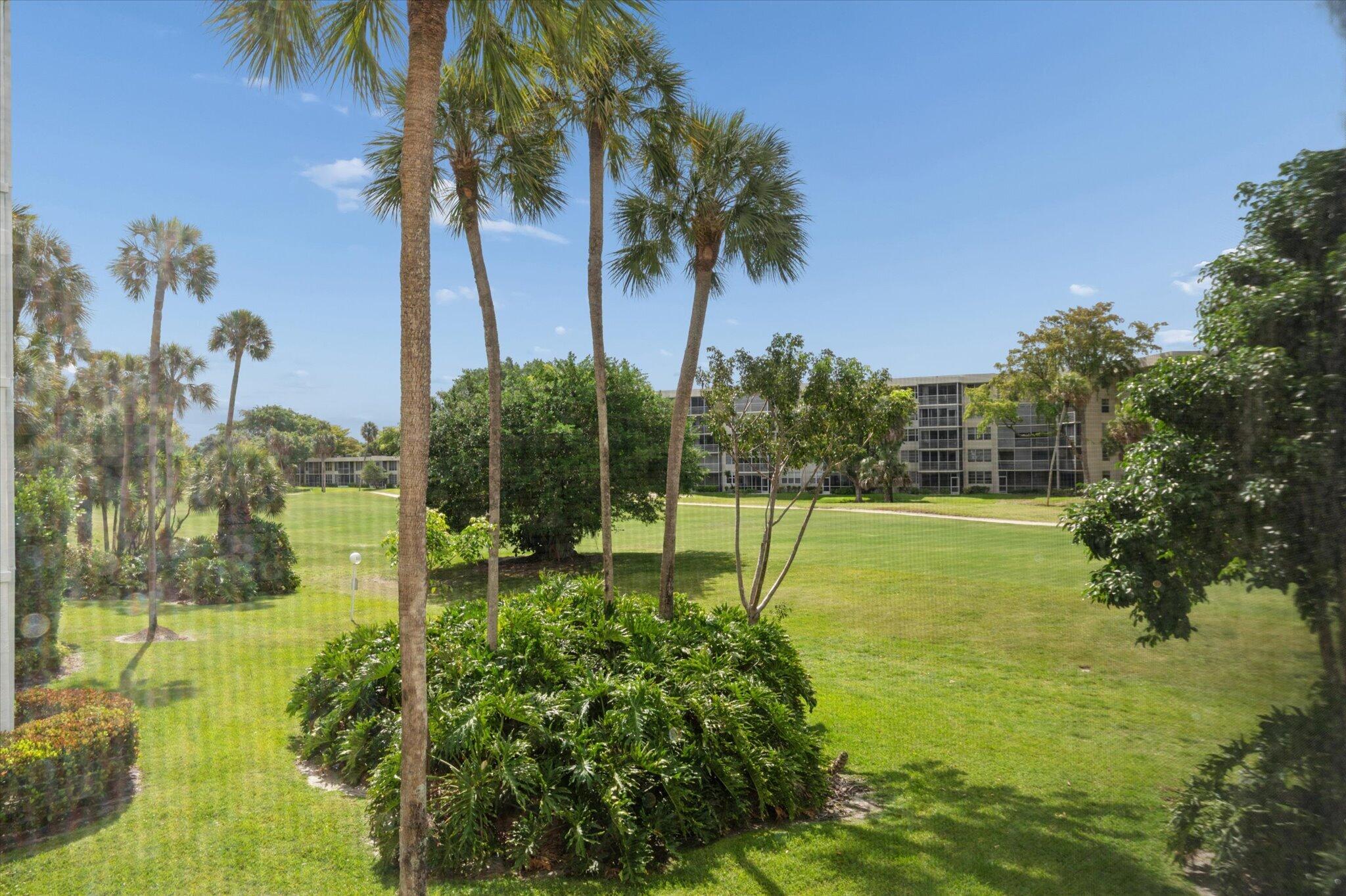 VIZCAYA TOWERS AT PALM-AIRE - Residential