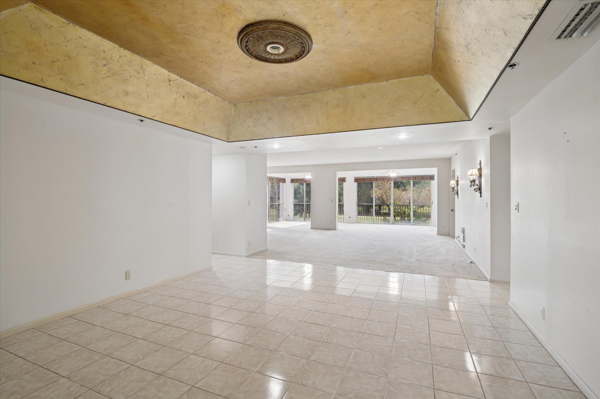 VIZCAYA TOWERS AT PALM-AIRE - Residential