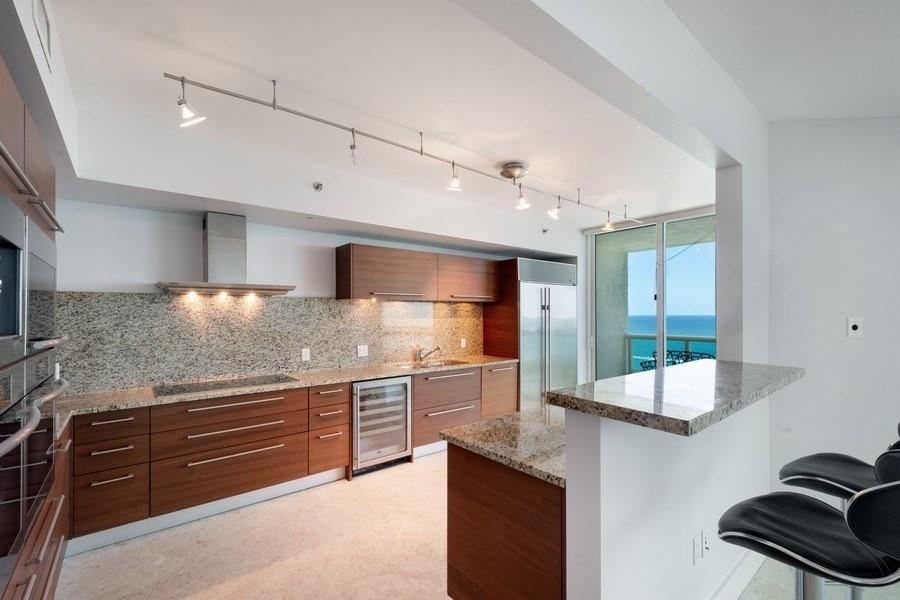 Las Olas Beach Club - Residential