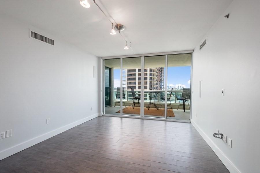 Las Olas Beach Club - Residential
