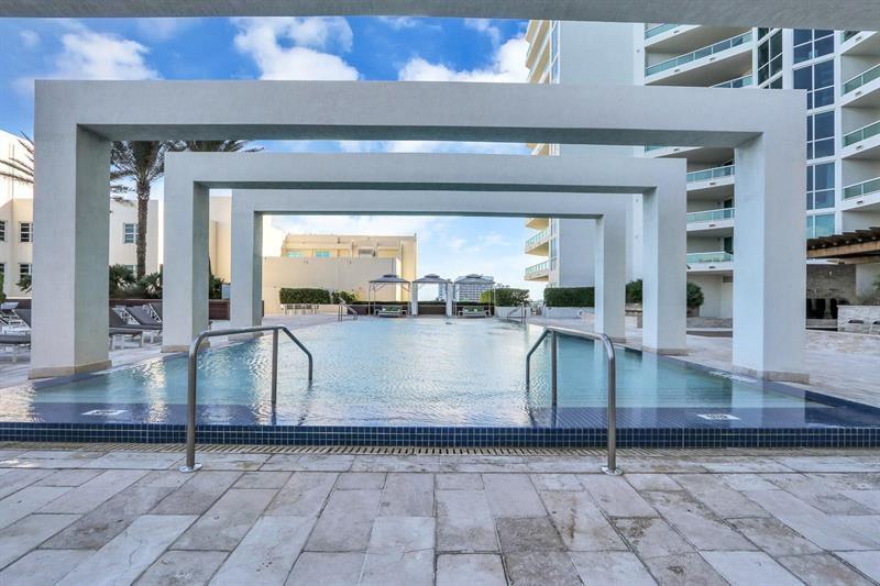 Las Olas Beach Club - Residential