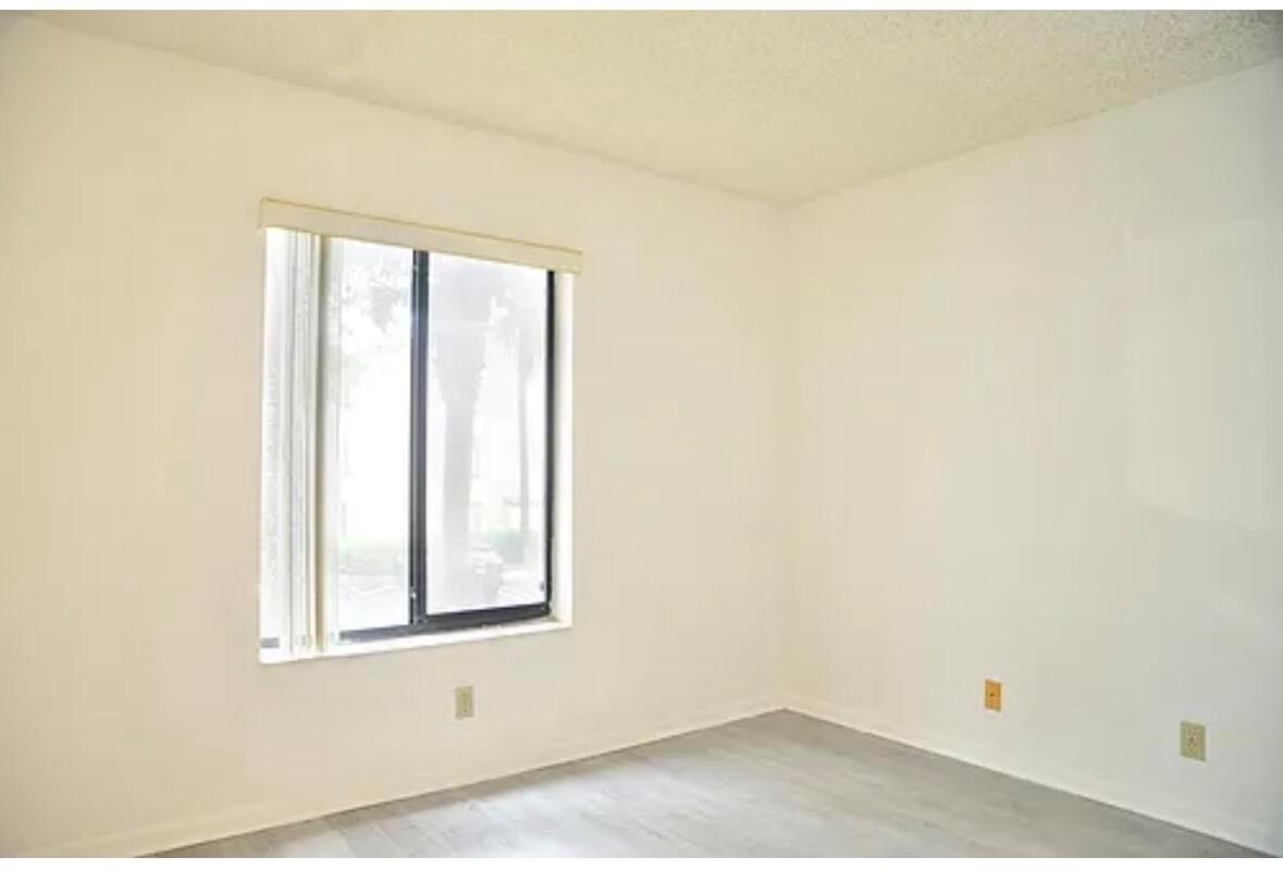 CHARTER CLUB OF PALM BEAC - Residential Lease