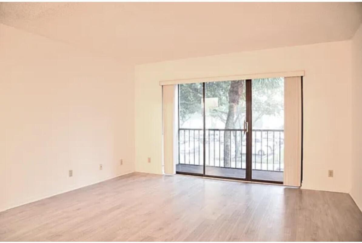 CHARTER CLUB OF PALM BEAC - Residential Lease