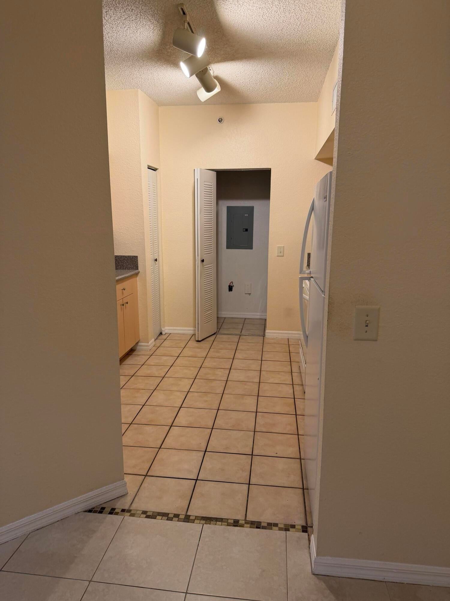 350 Crestwood Circle 308