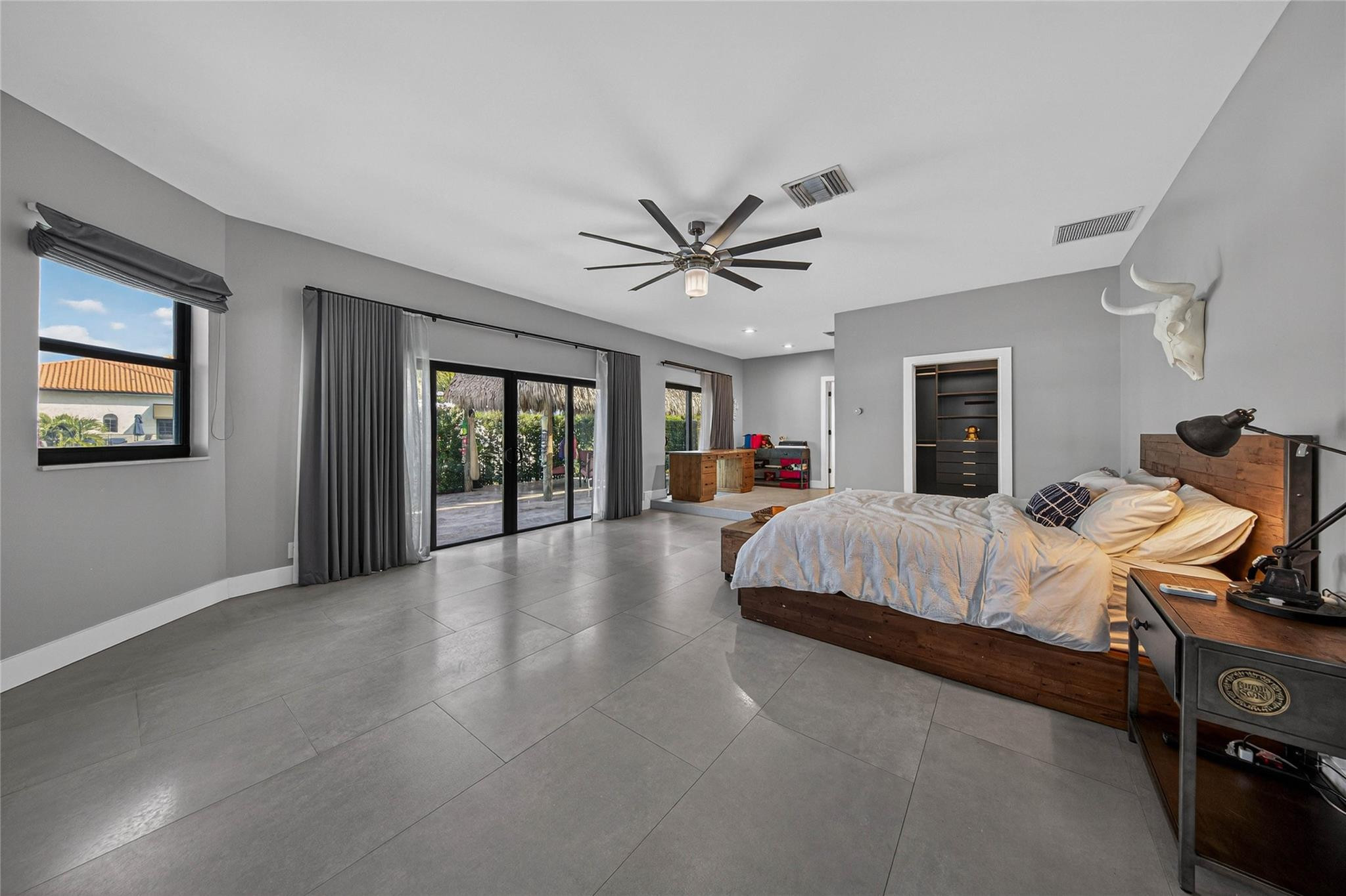 VENETIAN ISLES 2ND SEC - Residential