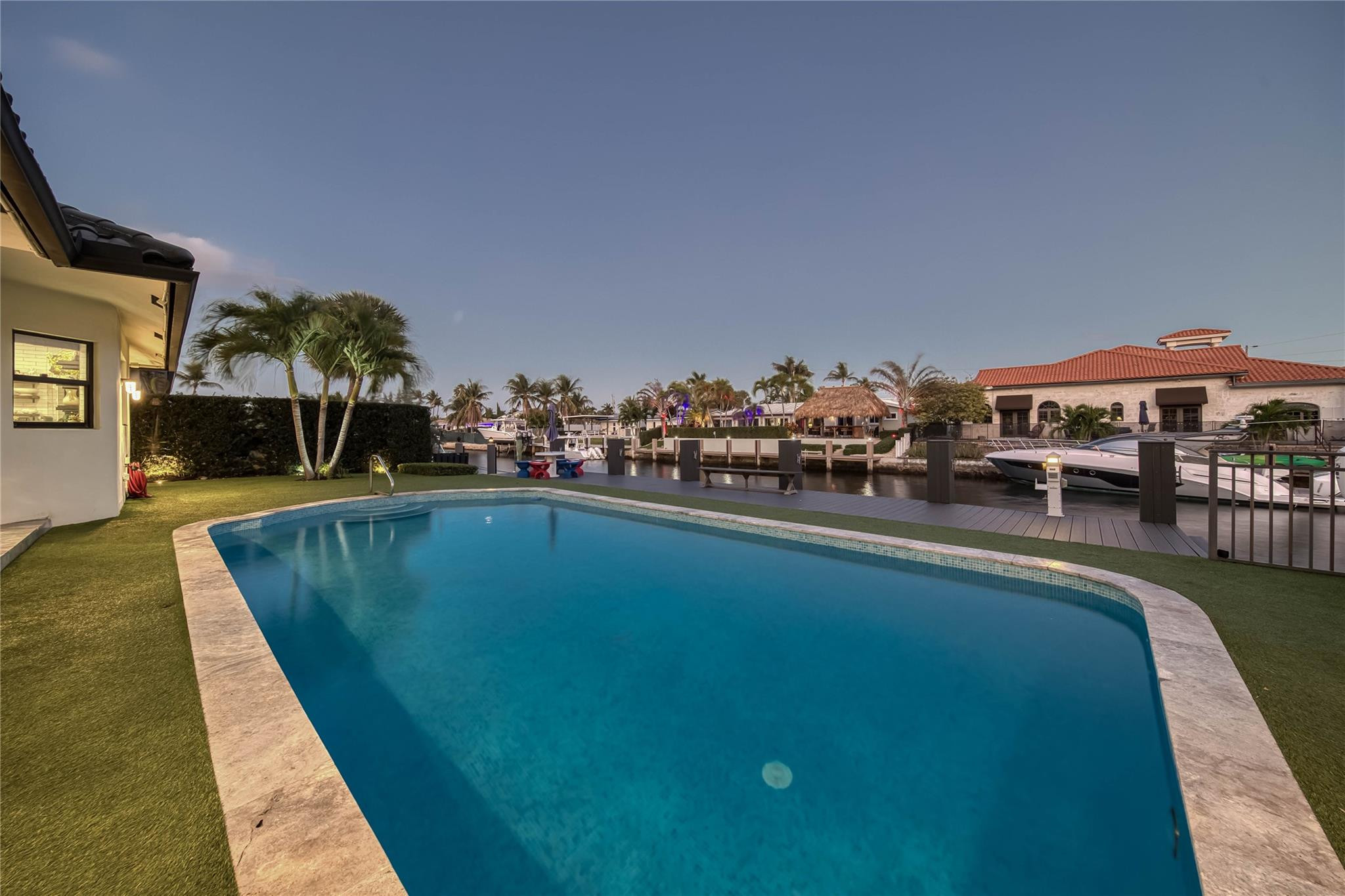 VENETIAN ISLES 2ND SEC - Residential