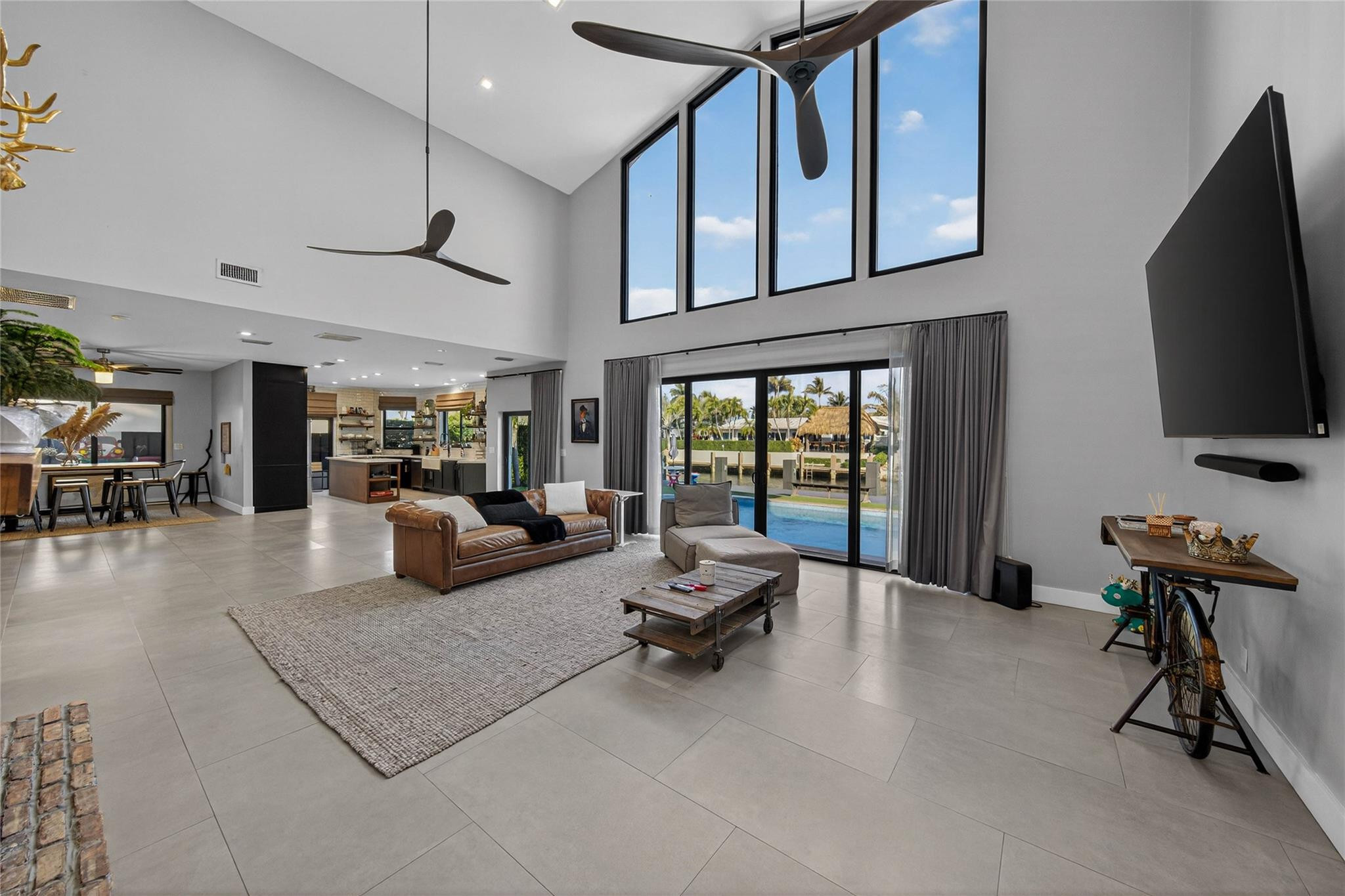 VENETIAN ISLES 2ND SEC - Residential