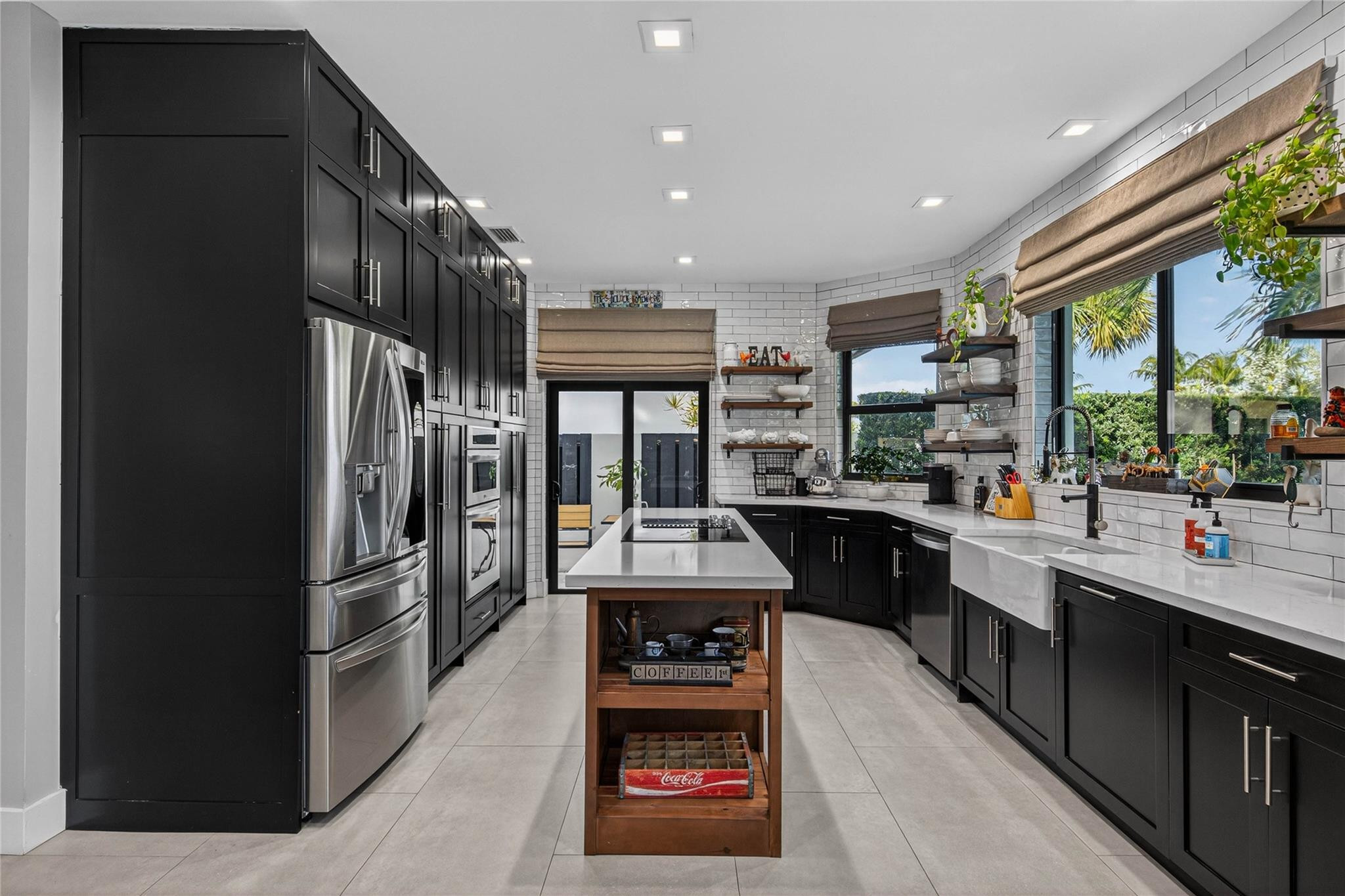 VENETIAN ISLES 2ND SEC - Residential