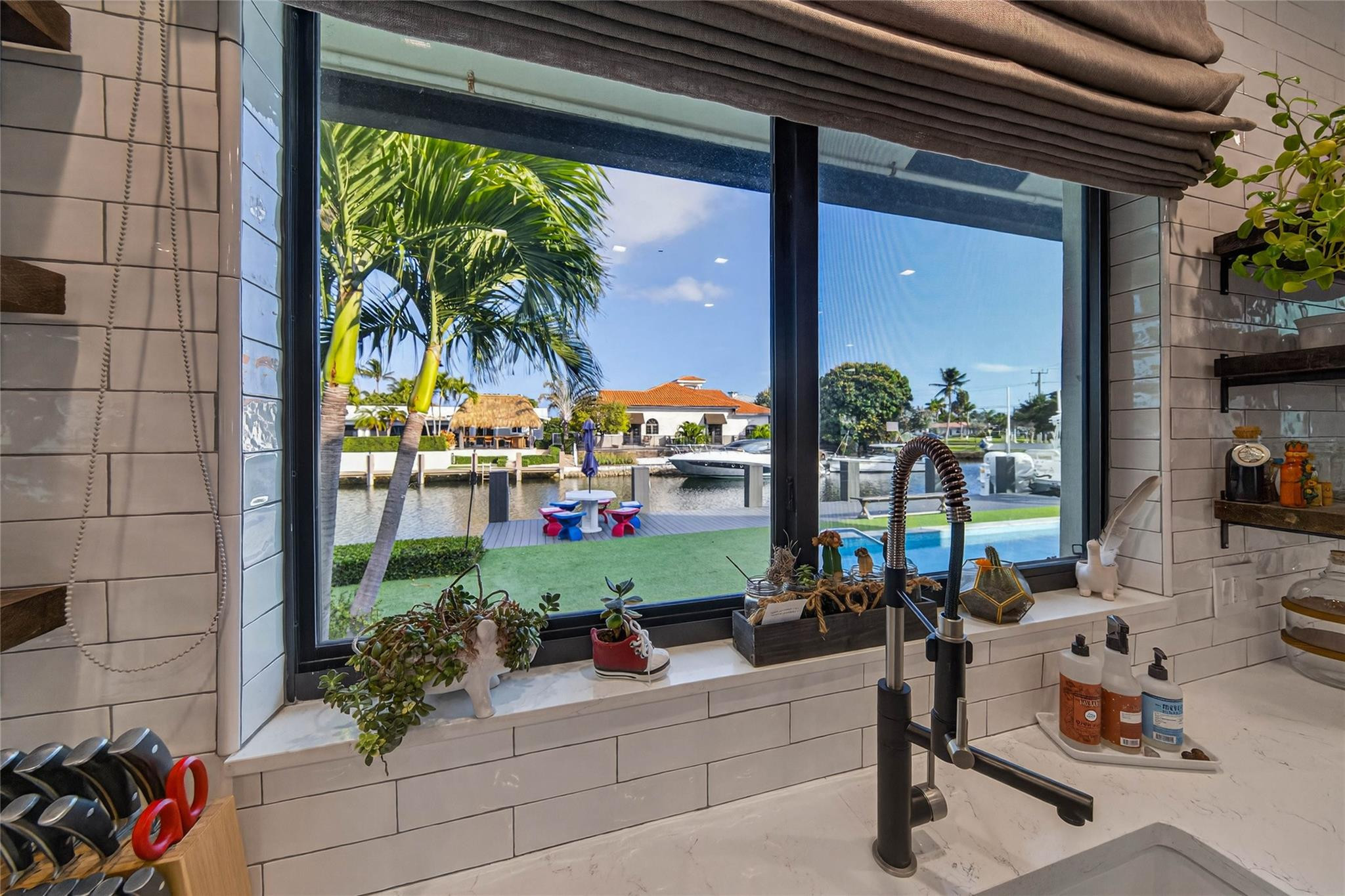 VENETIAN ISLES 2ND SEC - Residential