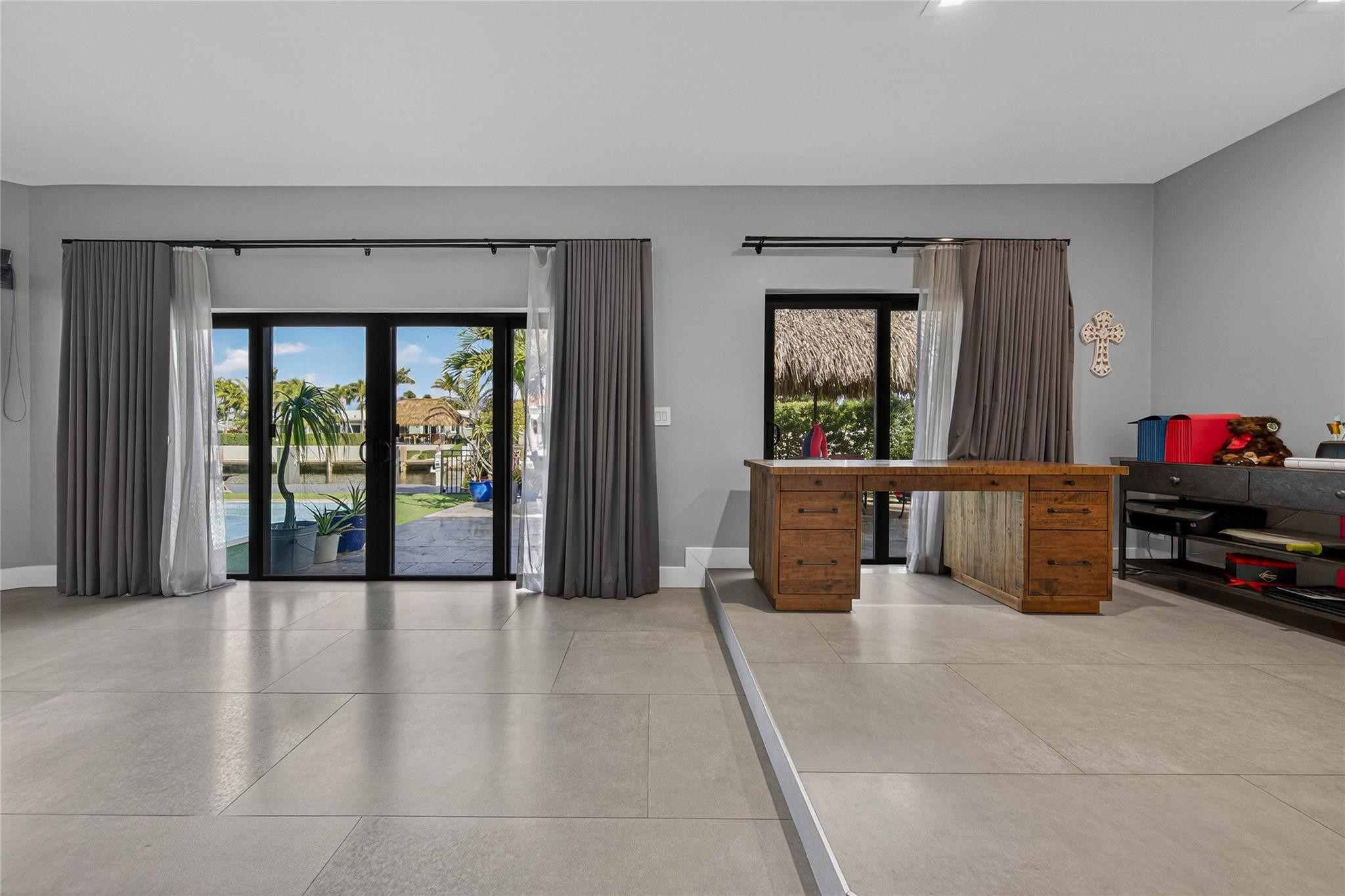 VENETIAN ISLES 2ND SEC - Residential