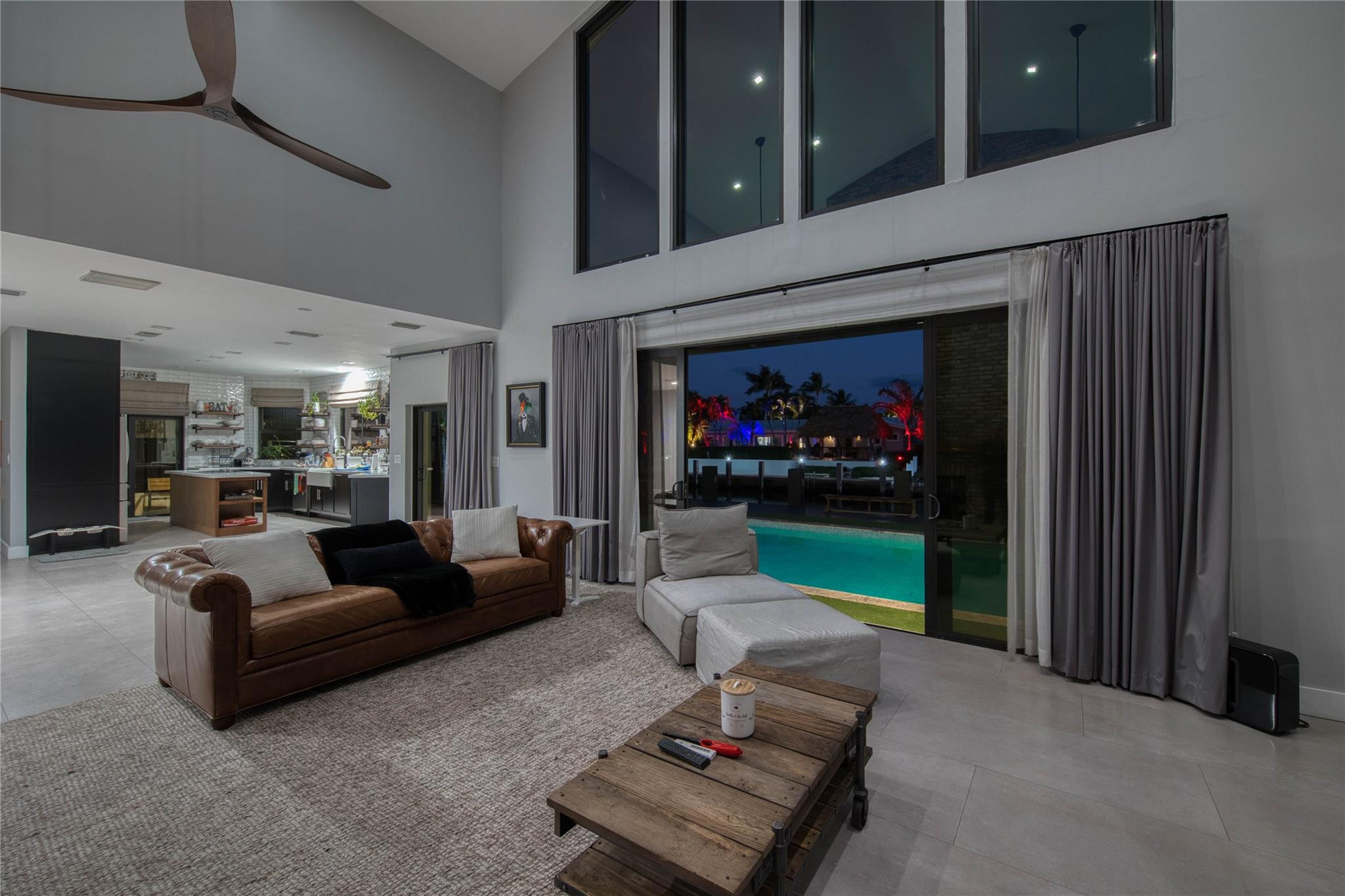 VENETIAN ISLES 2ND SEC - Residential