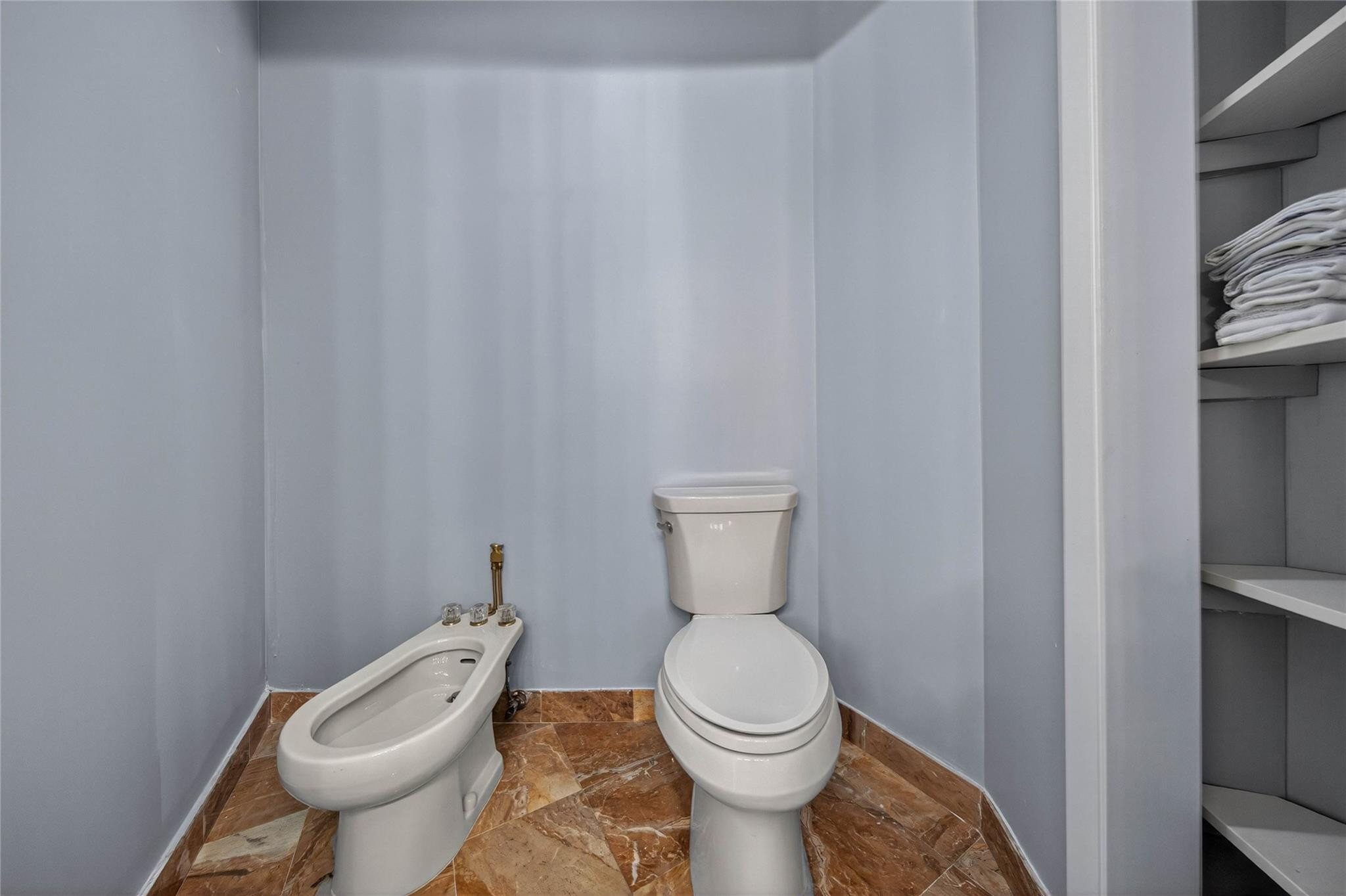 VENETIAN ISLES 2ND SEC - Residential