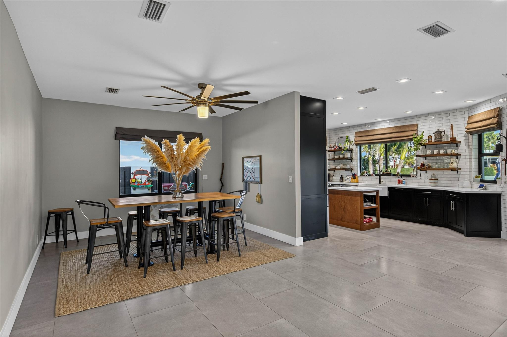 VENETIAN ISLES 2ND SEC - Residential