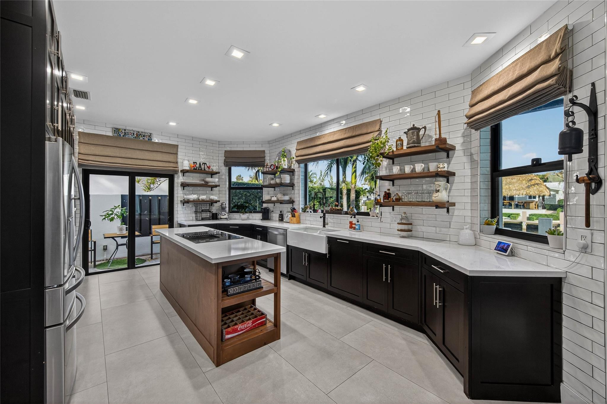 VENETIAN ISLES 2ND SEC - Residential