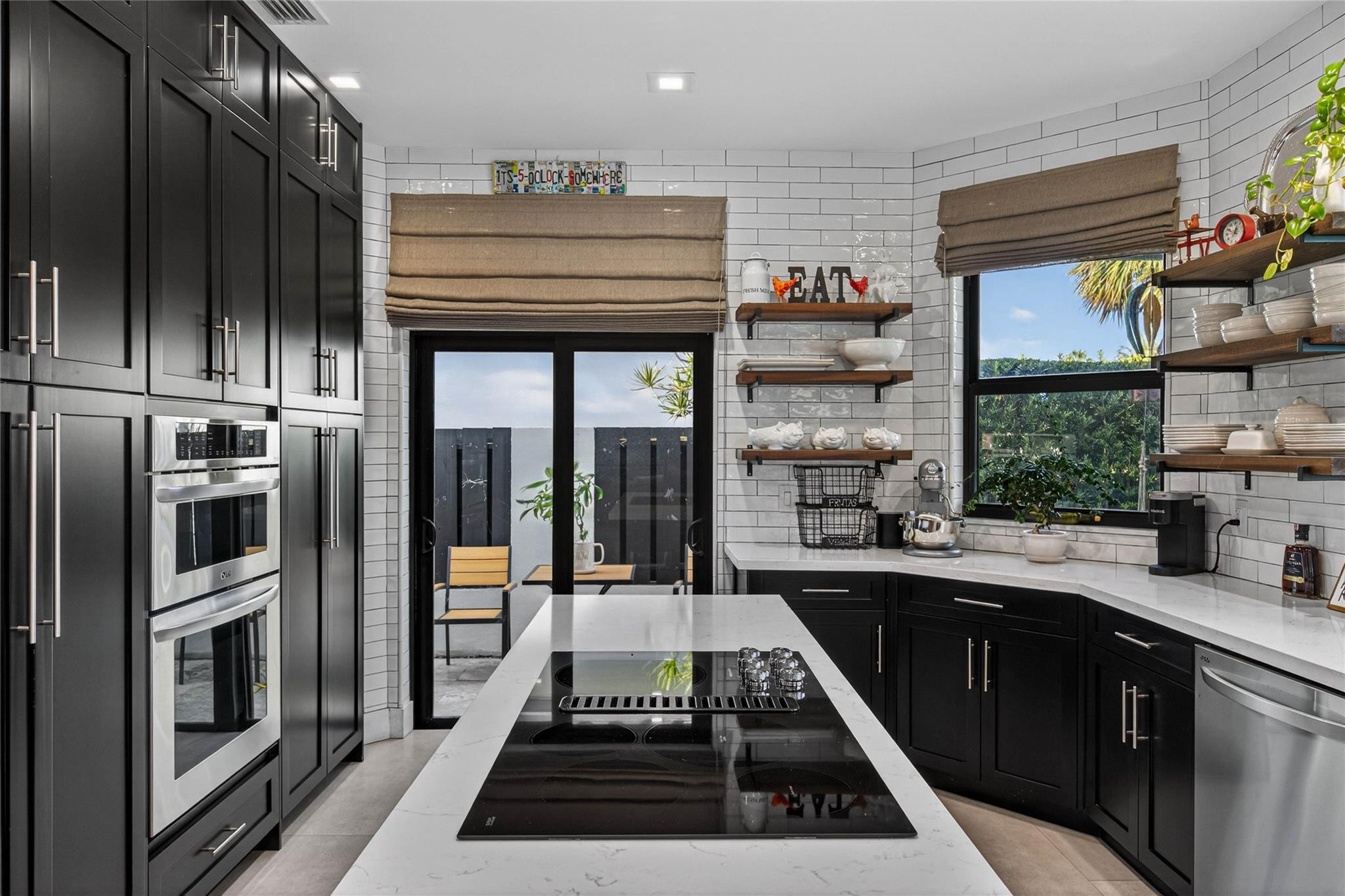 VENETIAN ISLES 2ND SEC - Residential