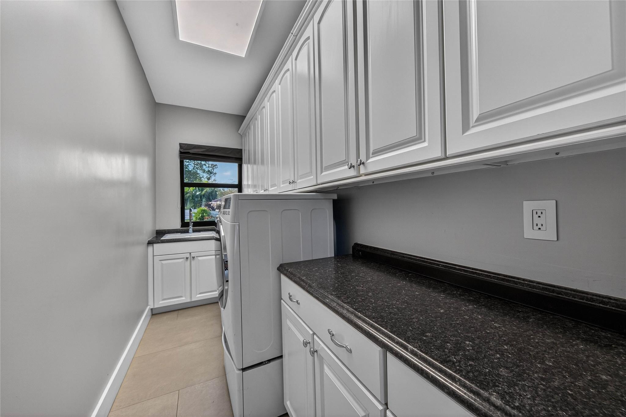 VENETIAN ISLES 2ND SEC - Residential