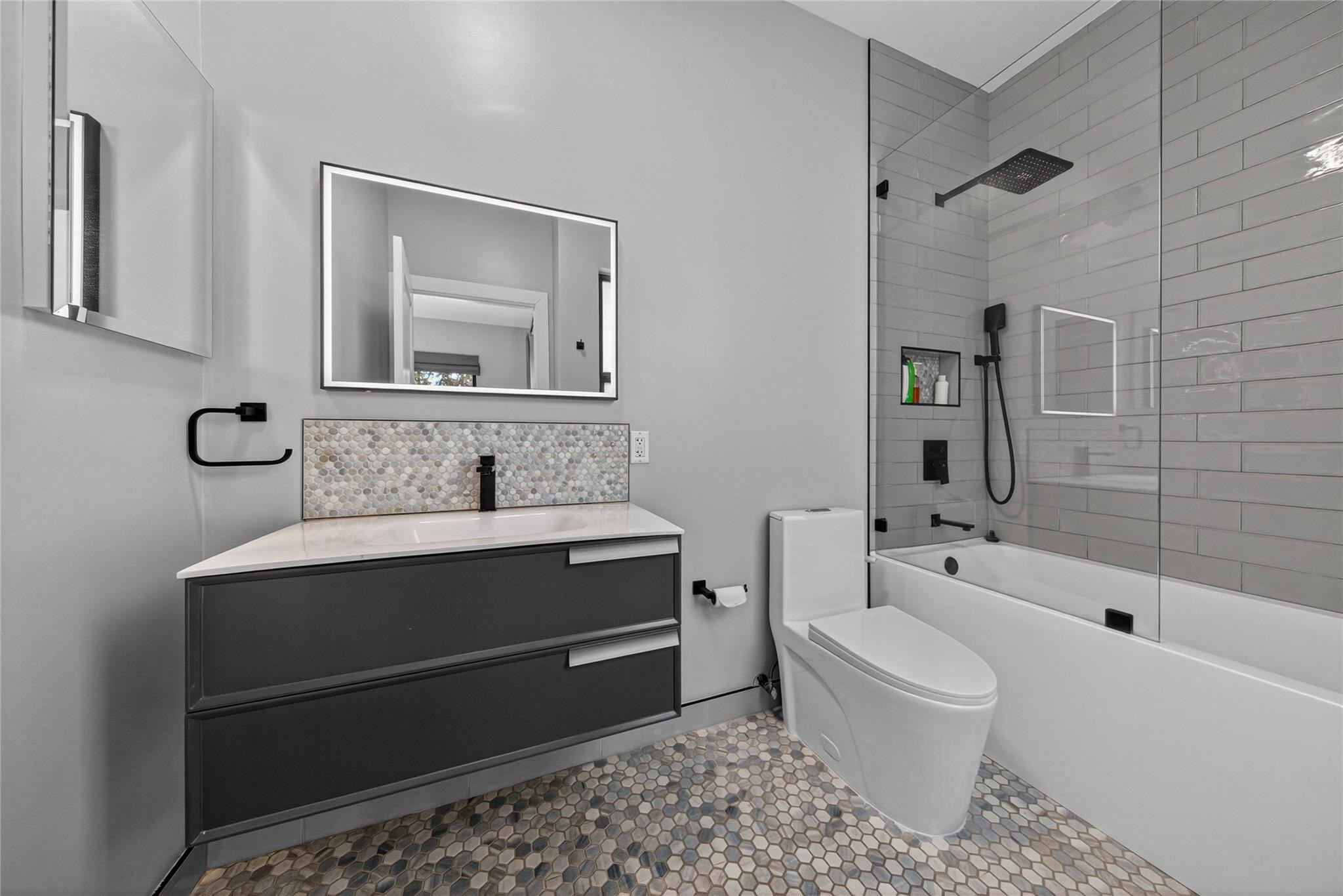 VENETIAN ISLES 2ND SEC - Residential