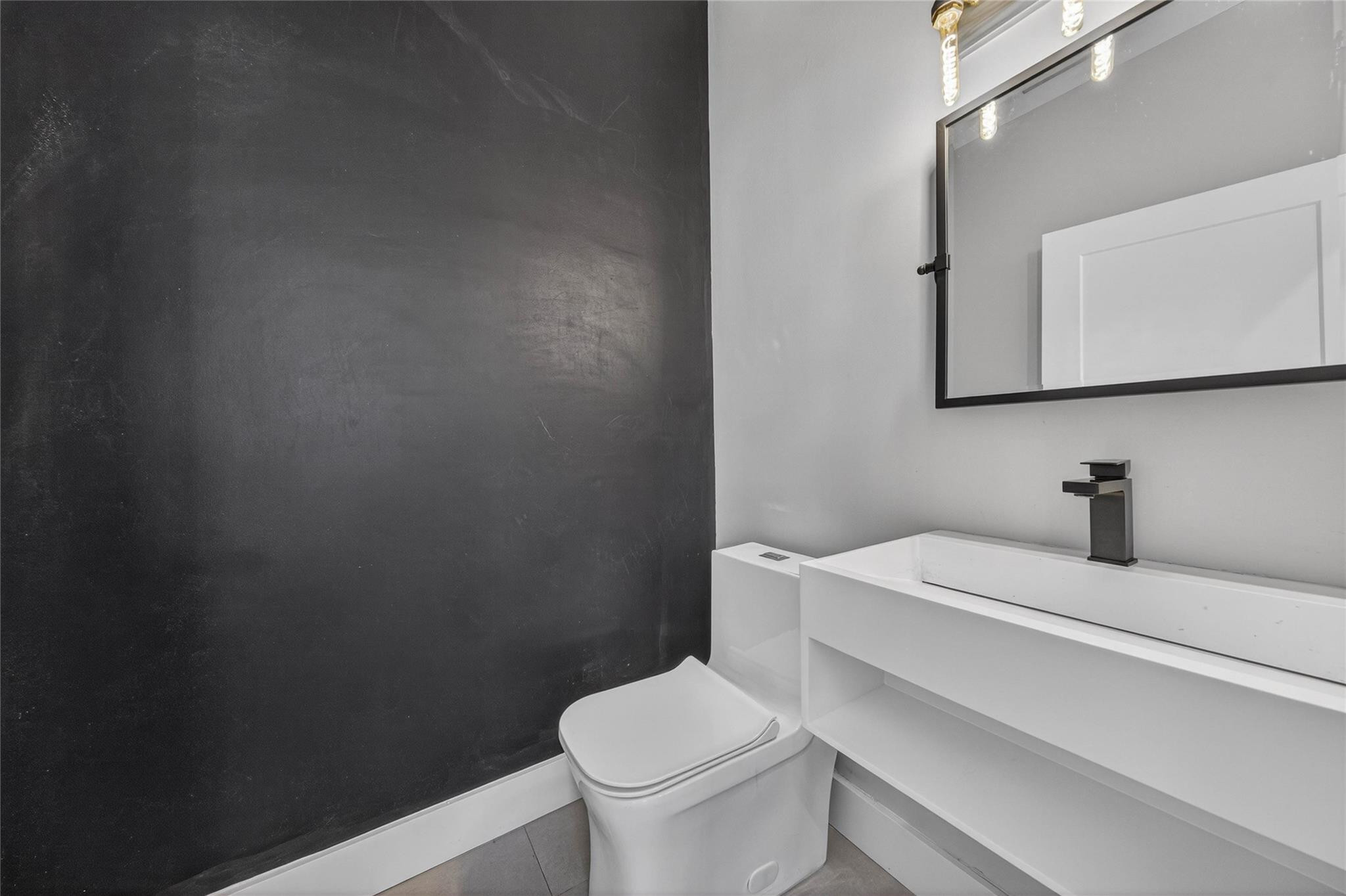 VENETIAN ISLES 2ND SEC - Residential