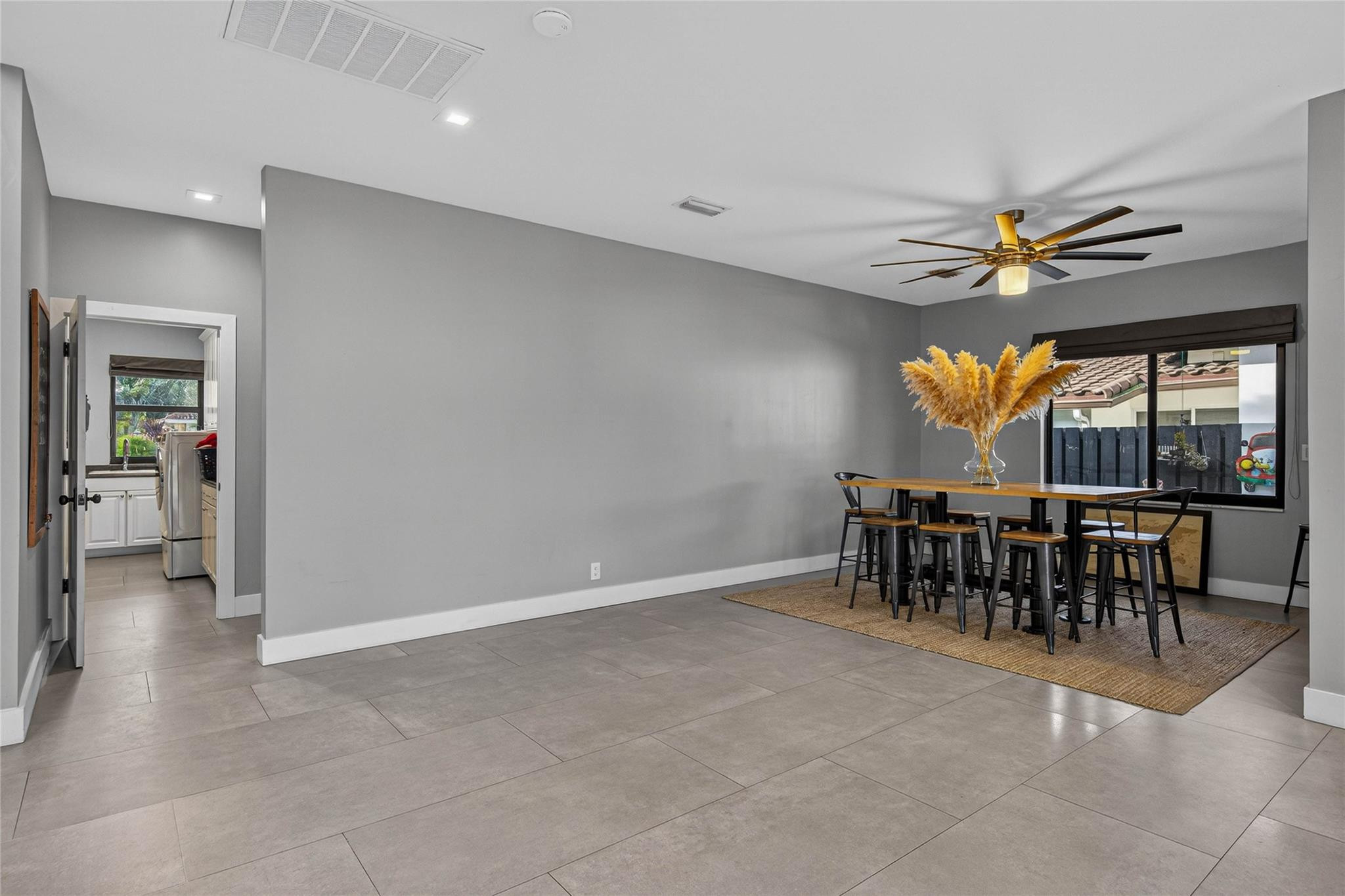 VENETIAN ISLES 2ND SEC - Residential