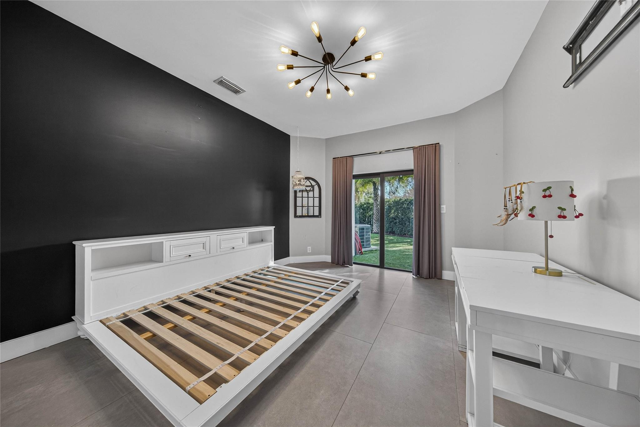 VENETIAN ISLES 2ND SEC - Residential