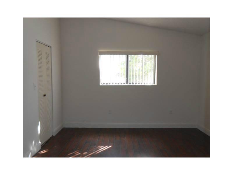 PALMS OF PEMBROKE CONDO - Residential Lease