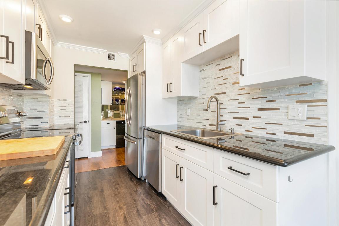 PORTOFINO SOUTH CONDO ESTATES OF SOUTH PALM BEA - Residential