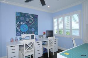 SCRIMSHAW ON THE BAY - Residential