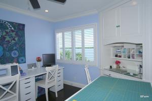 SCRIMSHAW ON THE BAY - Residential