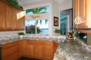 SCRIMSHAW ON THE BAY - Residential