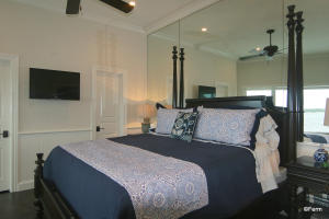 SCRIMSHAW ON THE BAY - Residential