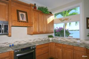 SCRIMSHAW ON THE BAY - Residential