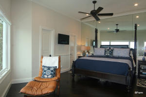 SCRIMSHAW ON THE BAY - Residential