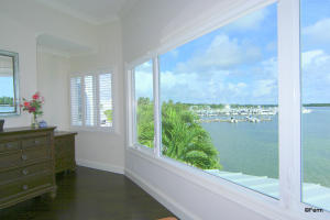 SCRIMSHAW ON THE BAY - Residential