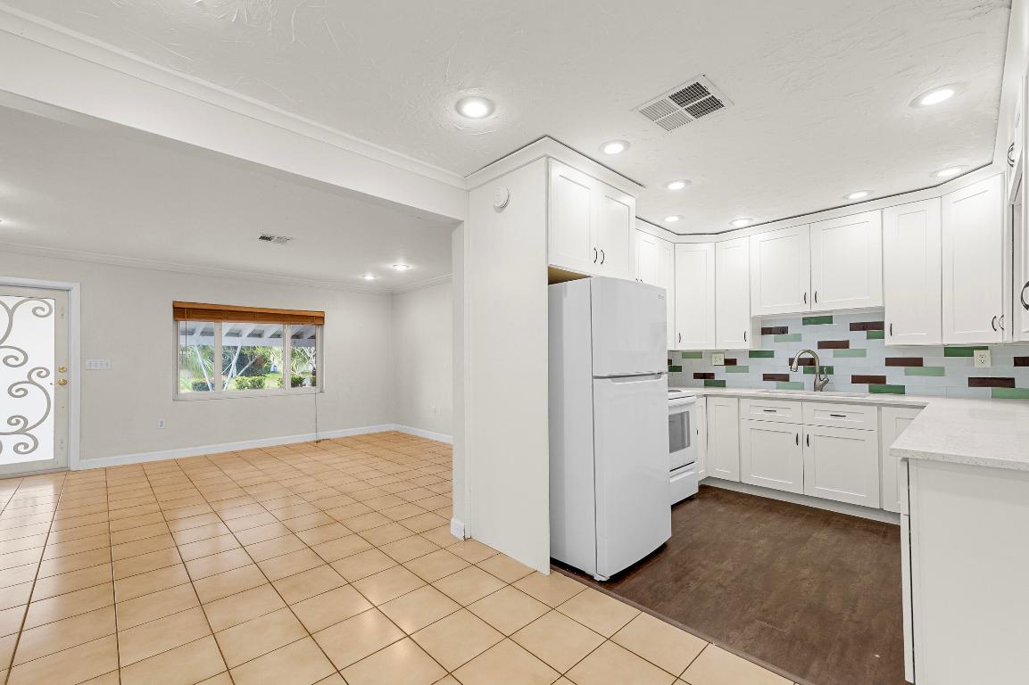 JILL-ANN HOMES - Residential