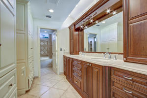 JUPITER HILLS VILLAGE PH IV - Residential