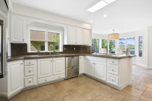 JUPITER HILLS VILLAGE PH IV - Residential