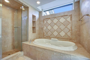 JUPITER HILLS VILLAGE PH IV - Residential