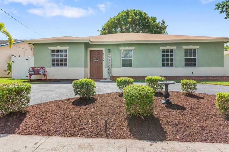 Beautiful 3-bedroom, 2-bathroom home on a fantastic water view lot with a large backyard and patio. Property features include:  updated kitchen and baths, an open floor plan, separate living a family room, waterproof vinyl plank flooring throughout, impact windows and doors.  and a full-size washer & Dryer laundry. Near restaurants, hospitals, quick highway access for convenience.