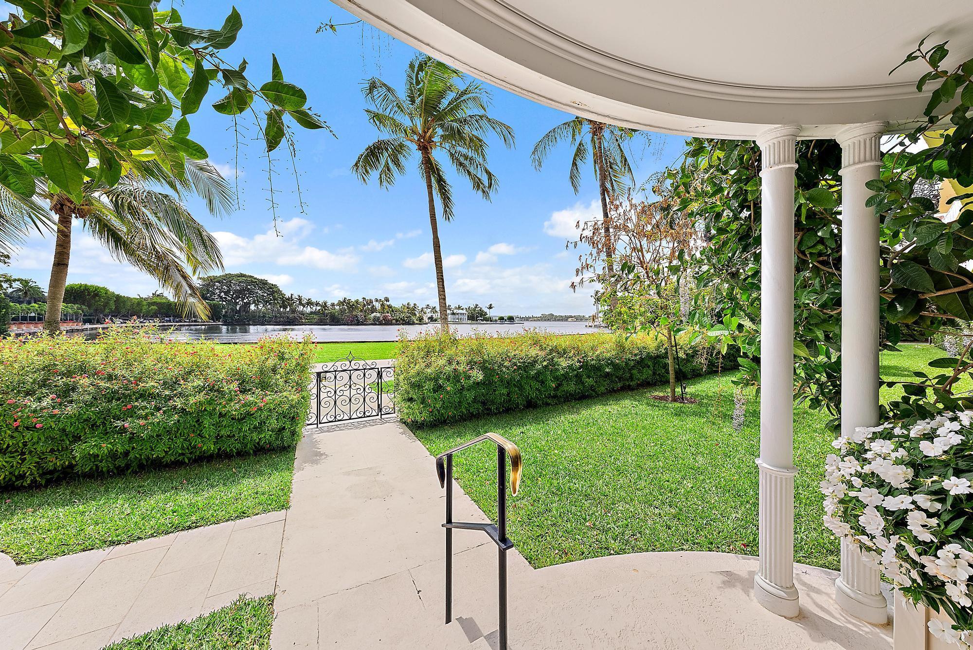 View photos, virtual tours, details... 425 Worth Avenue 2f