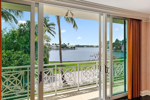 Photo of 425 Worth Avenue #2f, Palm Beach, FL 33480 (MLS # R11136911) Photo of 425 Worth Avenue #2f, Palm Beach, FL 33480 (MLS # R11136911)