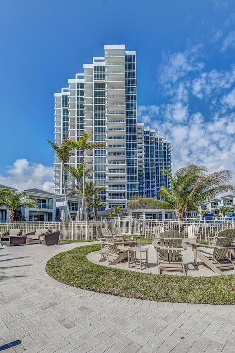 Condominium in North Palm Beach FL 1 Water Club Way Way 43.jpg