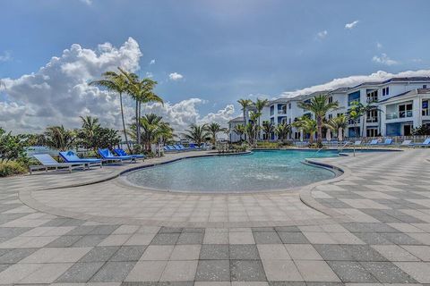 Condominium in North Palm Beach FL 1 Water Club Way Way 36.jpg