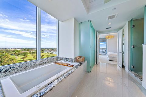 Condominium in North Palm Beach FL 1 Water Club Way Way 17.jpg