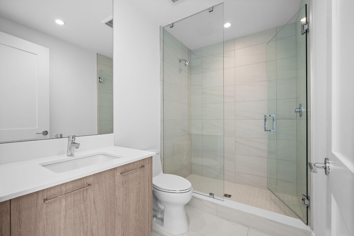 SELENE OCEANFRONT RESIDEN - Residential Lease