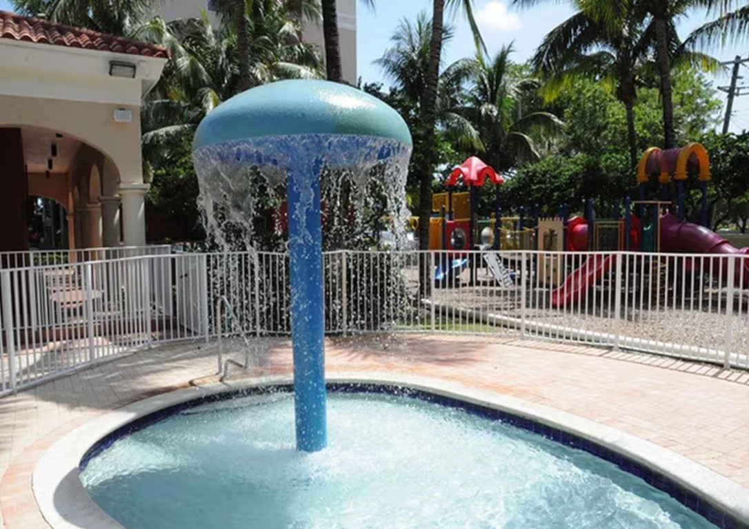 ROYAL PALMS - Residential Lease