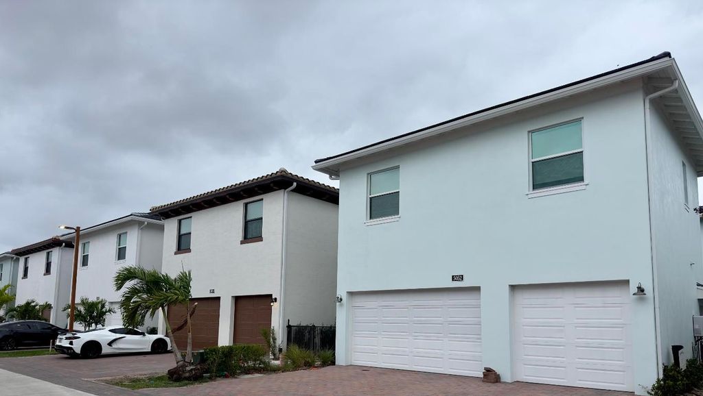 Photo of 5052 Grandiflora Road #Casita, Palm Beach Gardens, FL 33418 (MLS # R10943855)