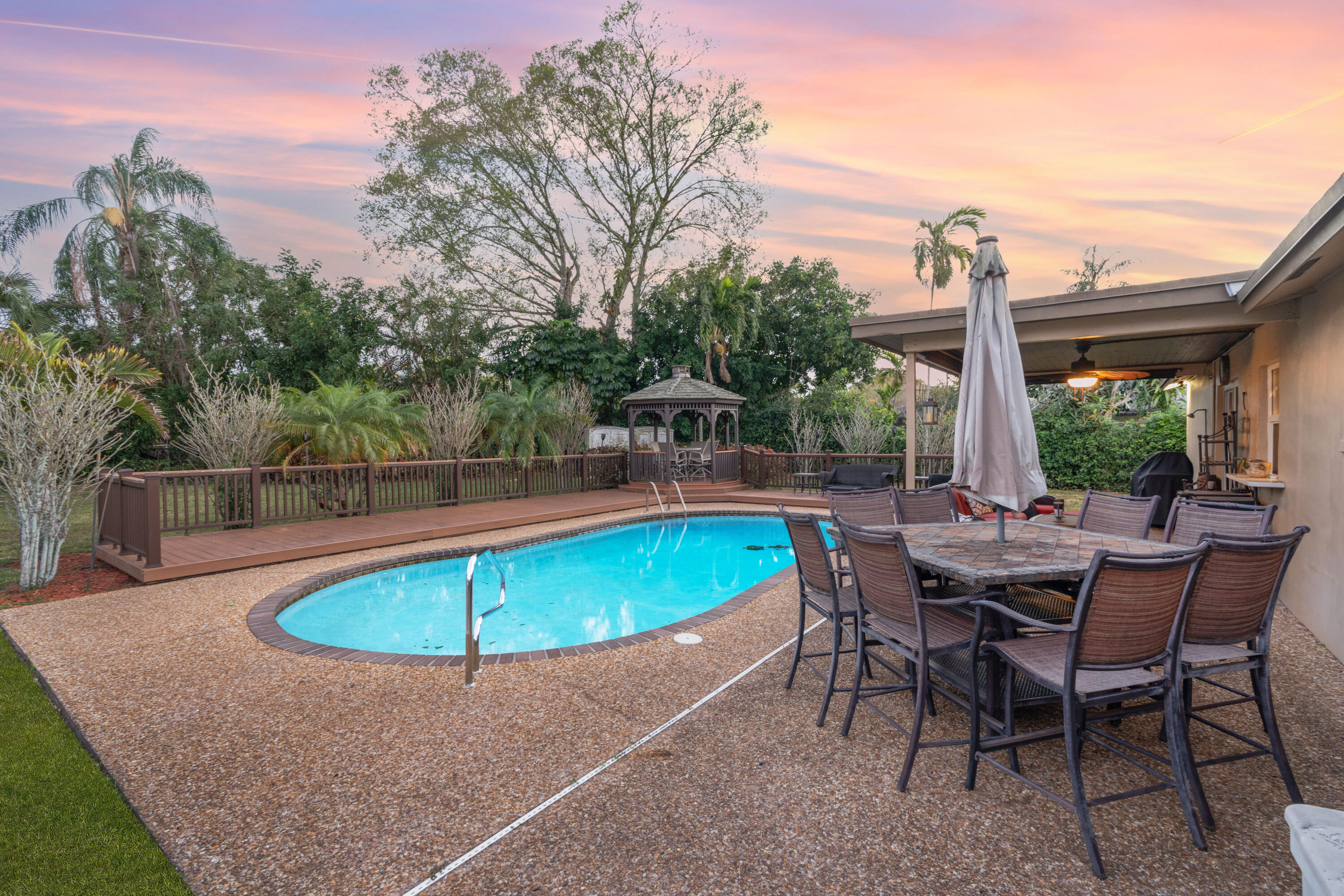 SANDALFOOT COVE SEC 2 - Residential